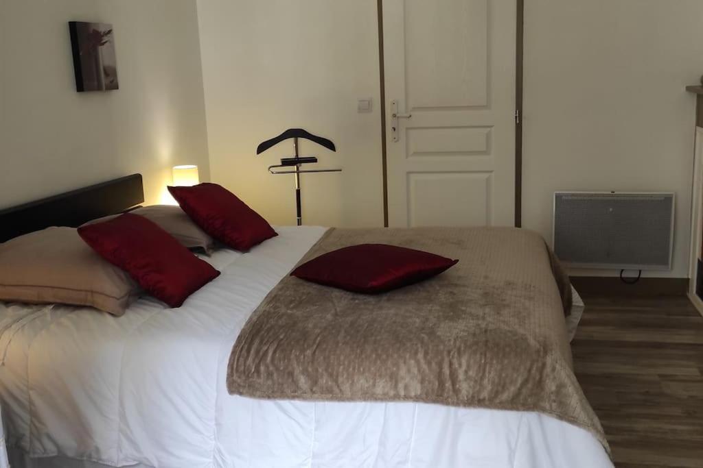 Chez Ghys Apartment อูซ์-บอนส์ ภายนอก รูปภาพ